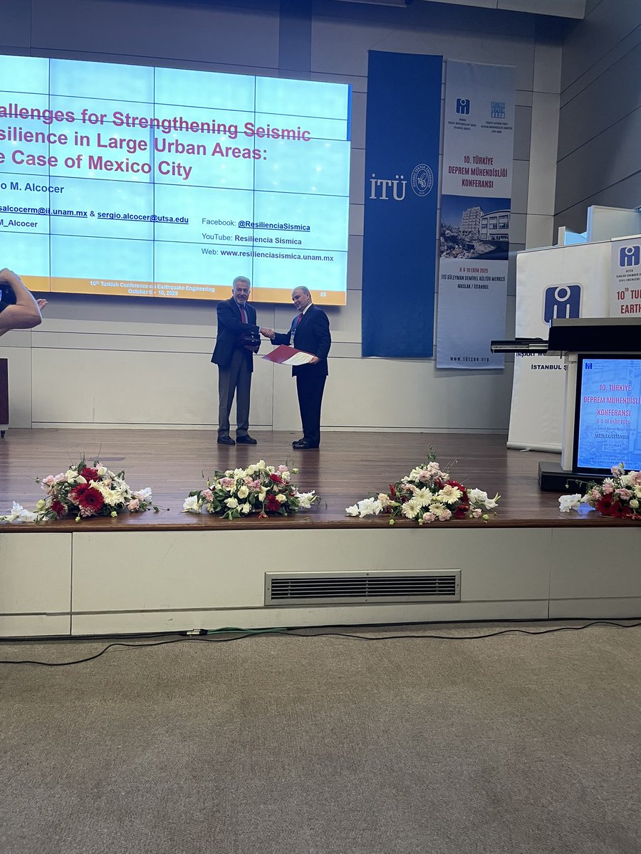Me dio gran gusto acompañar al querido <a href="/SM_Alcocer/">Sergio M. Alcocer</a> durante su espléndida conferencia magistral en el Congreso Turco sobre Ingeniería de Temblores, en donde expuso  los retos y avances en Ciudad de México para fortalecer la resistencia sísmica. ¡Bienvenido con tus colegas de UNAM!