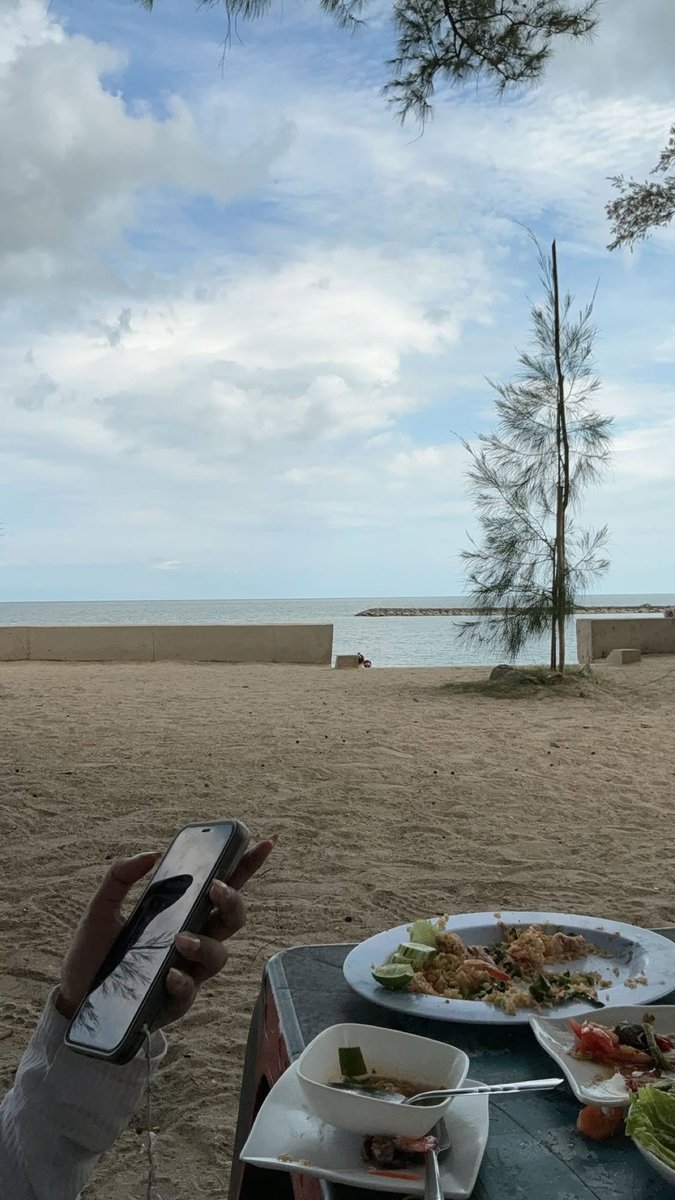 zinqwii's tweet photo. 🌊 https://t.co/YWrSvw9kvj