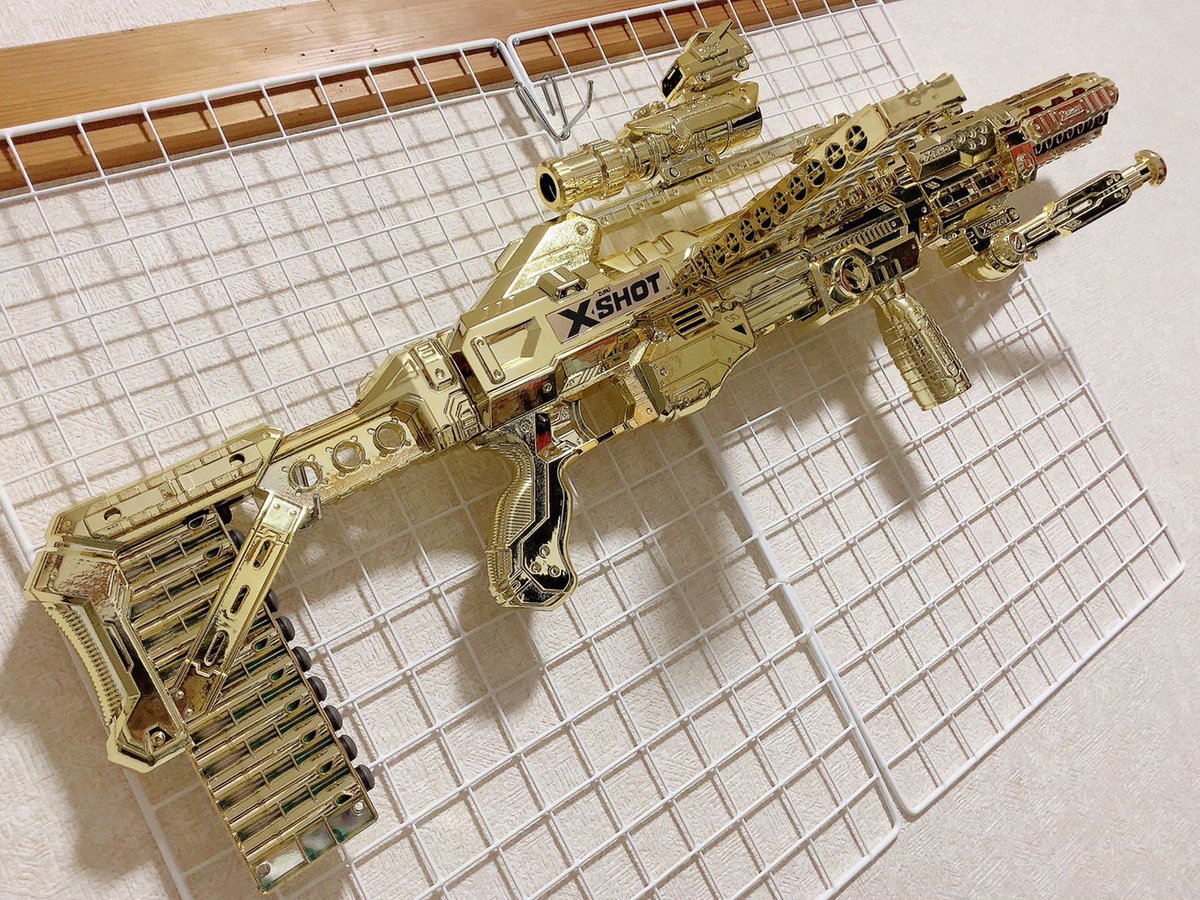 FFlost's tweet image. さぁさぁ今日は待ちに待った10/10
X-SHOTの日！
お気に入りのX-SHOTブラスターを貼っていきましょうっ
私はもちろん金ピカのやつら！！！ナーフにはあまり見ない配色。全装金メッキなんてどうかしてる！
彼らは偽物のナーフじゃない！ホンモノのエックスショットだ！！

 #xshot
#ナーフじゃないやつ