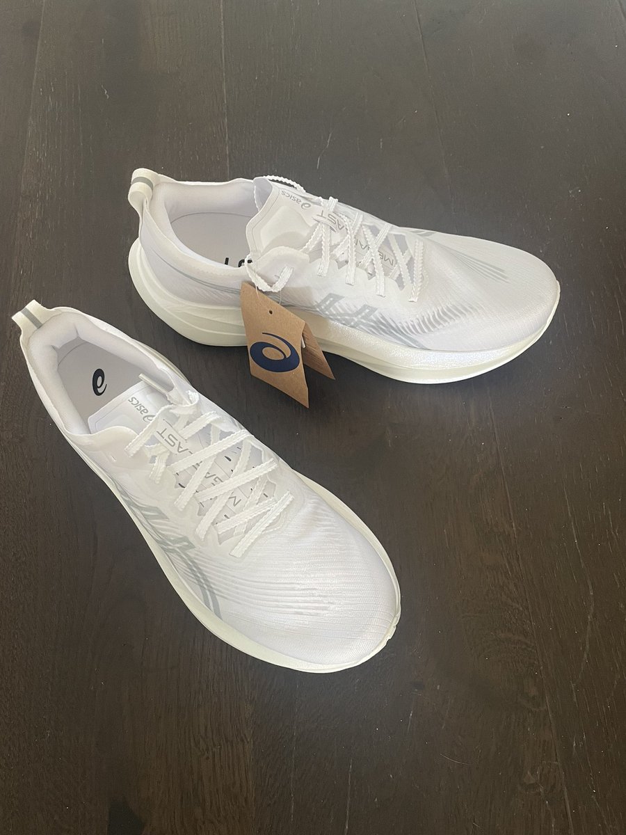 Out with the old and in with the new. 
Out:
Superblast 2 purchased 6th January. Run almost 1,000 miles in them. Best long run shoes I’ve ever owned &amp; I put my injury free year down to them.
In:
Megablast. White like the GTII &amp; Gel Lyte racers Asics gave me in the mid-1980s