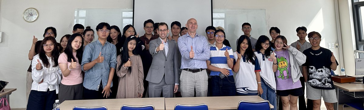 AlexParini's tweet image. Delighted to host Professor Markus Taussig from Rutgers University in my Cross-Cultural Management class at @daihocUEF. A longtime researcher on #Vietnam, he reflected on the normalization of U.S.–Vietnam relations and shared his research on emerging markets across #Asia.