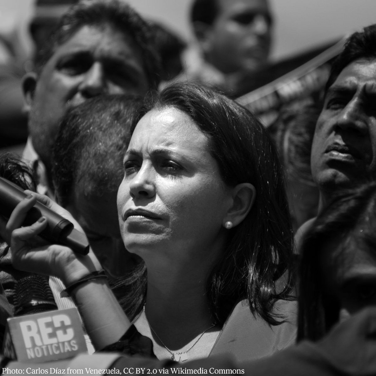 جایزه صلح نوبل سال ۲۰۲۵ به ماریا کورینا ماچادو، فعال سیاسی اهل ونزوئلا، اهدا می‌شود.
او این جایزه را به خاطر تلاش‌های‌خستگی‌ناپذیرش در دفاع از حقوق دموکراتیک مردم ونزوئلا و مبارزه‌اش برای گذار عادلانه و مسالمت‌آمیز از دیکتاتوری به دموکراسی دریافت می‌کند.