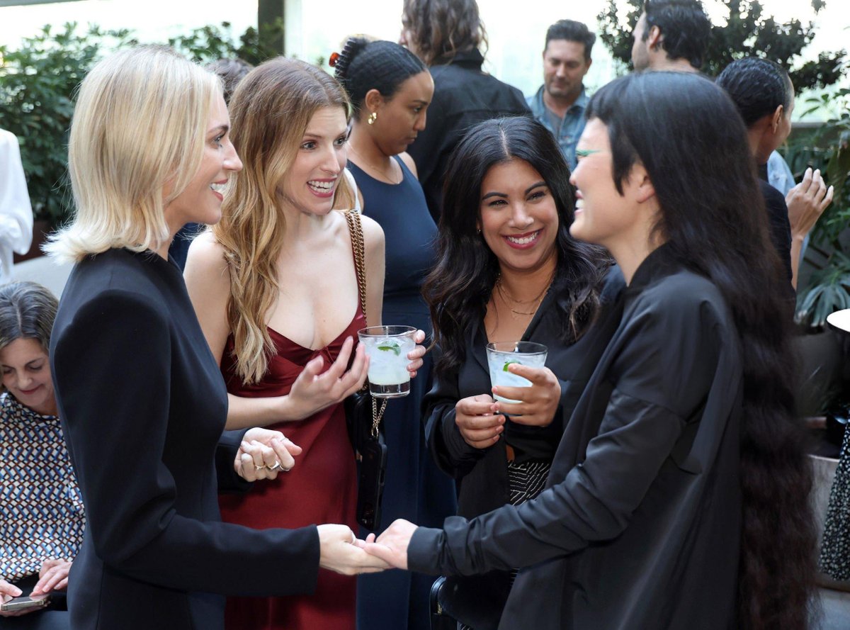 Anna Kendrick Updates tweet media