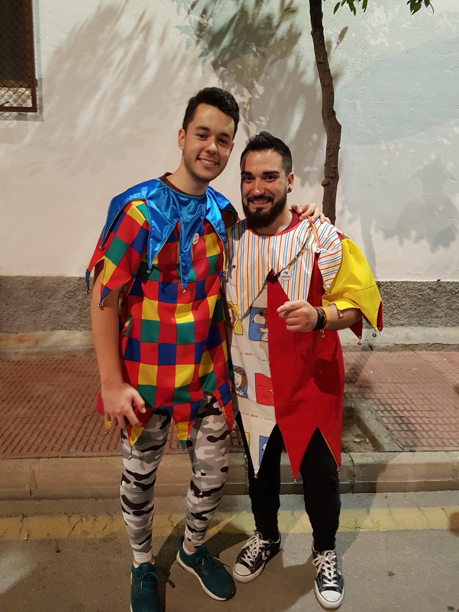 él no lo sabe pero ese día iba completamente depilado por si acaso