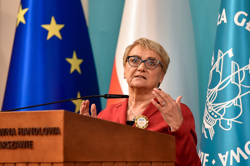 Inauguracja roku akademickiego 2025/2026 - w roku 120-lecia mojej Alma Mater <a href="/SGHWarsaw/">SGH w Warszawie</a> - była dla mnie szczególnym momentem.

Wygłosiłam wykład „Wyzwania współczesnej gospodarki” i zostałam uhonorowana medalem za zasługi dla SGH.

Bardzo dziękuję za zaproszenie i  wyróżnienie!