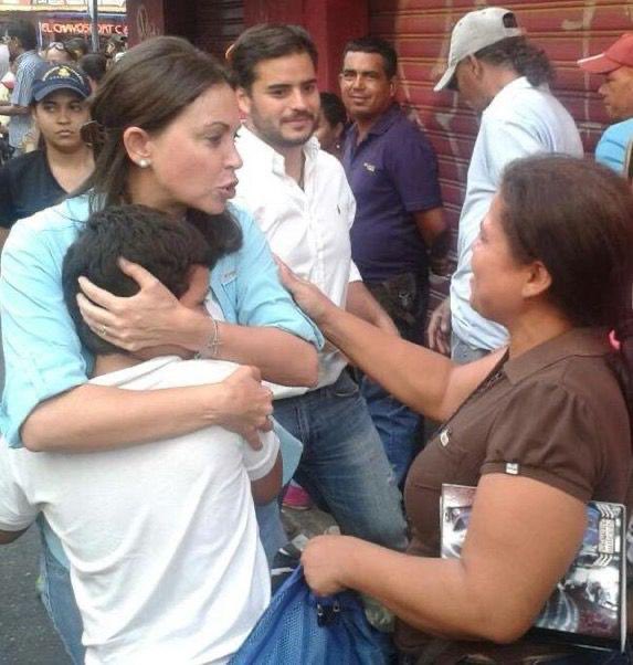 Esta es <a href="/MariaCorinaYA/">María Corina Machado</a> — un símbolo de resistencia firme y esperanza en #Venezuela, cuya valentía frente a la represión le ha valido el Premio Nobel de la Paz 2025. Su compromiso inquebrantable con la democracia, su negativa a ceder pese a las amenazas y el exilio, y su llamado