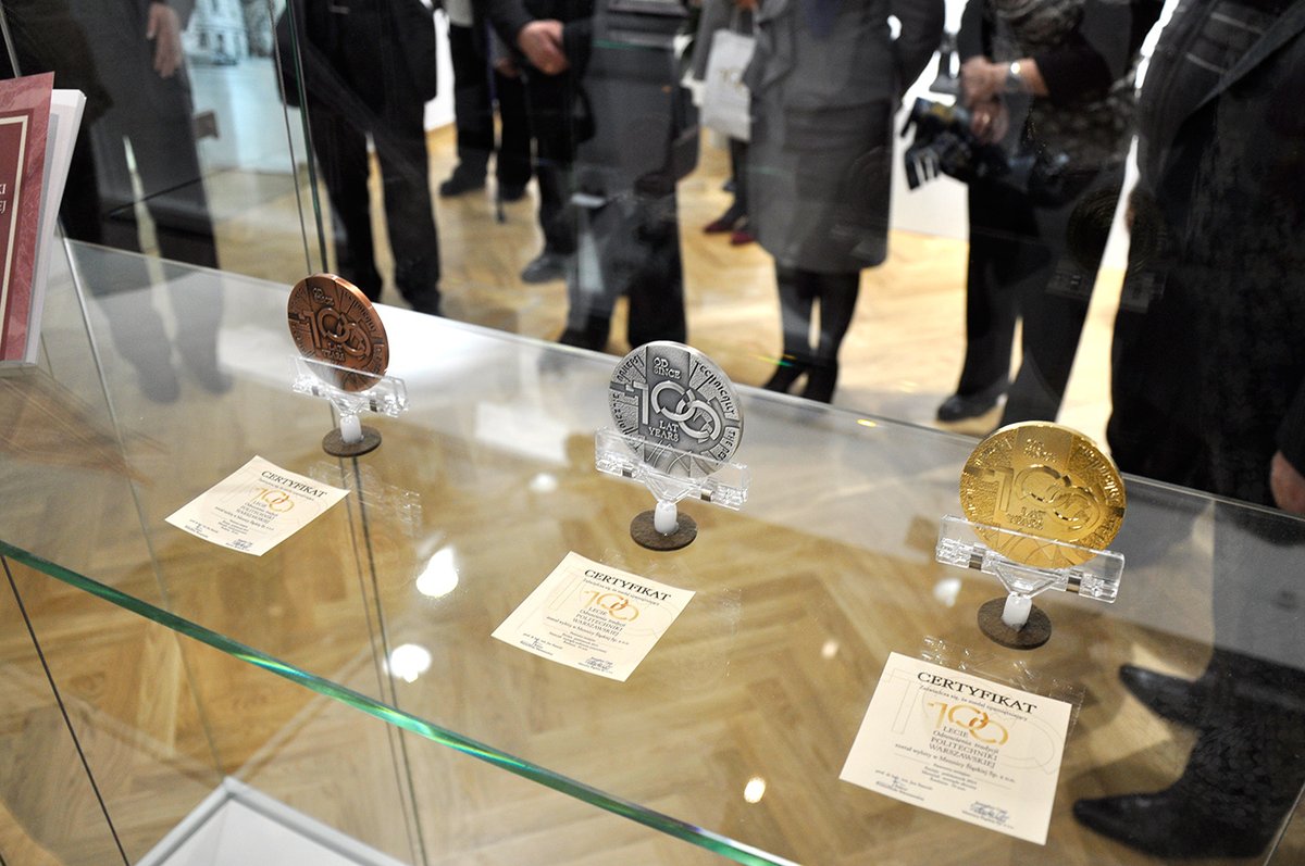 1⃣0⃣ lat temu przygotowywaliśmy <a href="/muzeum_pw/">Muzeum Politechniki Warszawskiej</a> na 100-lecie Odrodzenia Tradycji <a href="/PW_edu/">Politechnika Warszawska</a>. Dekadę później, zmierzamy ku zmianom z okazji #200latPW 🎉. Jubileusze to dla nas nie tylko wspomnienia, ale także impuls do działania i nowych idei 💡