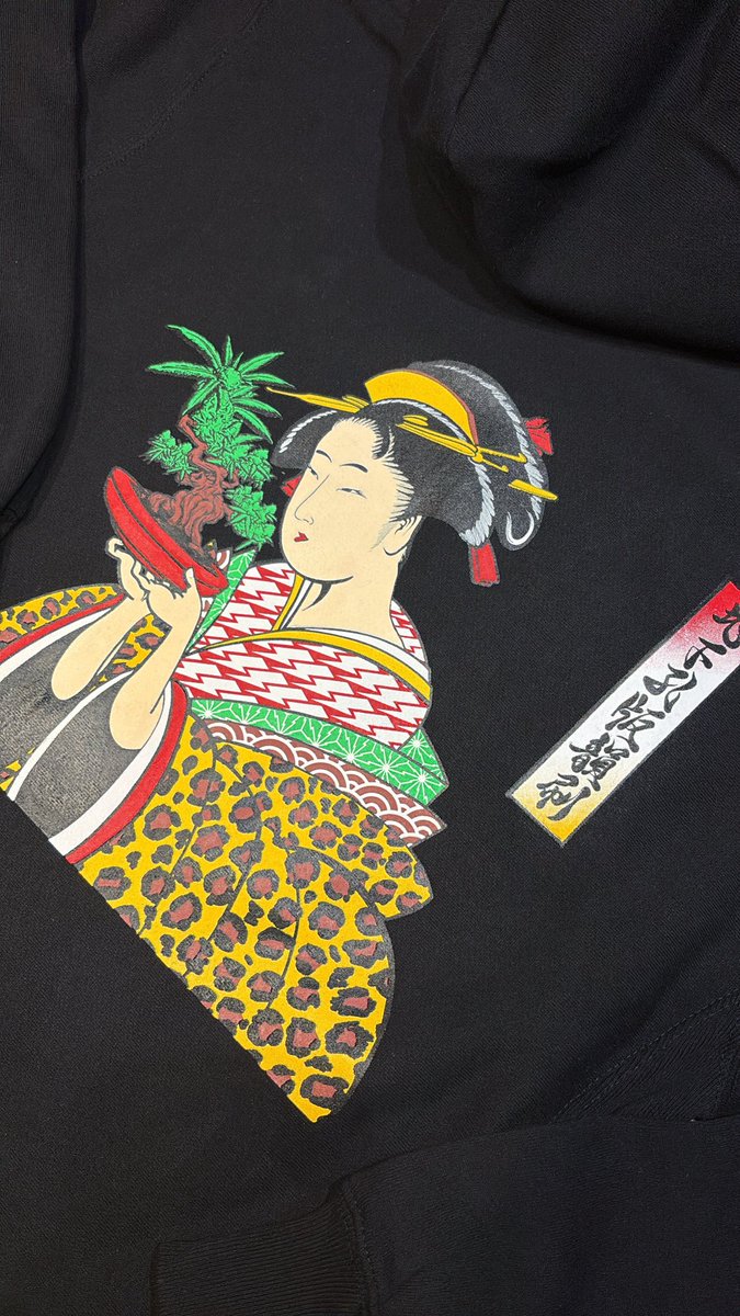 gurirubooth2016's tweet image. 世界基準で丁寧に印刷してます！
シルクスクリーンならではの仕上がりチェックしてみてね👦🏻

gurirubooth.com/items/67bfc981…