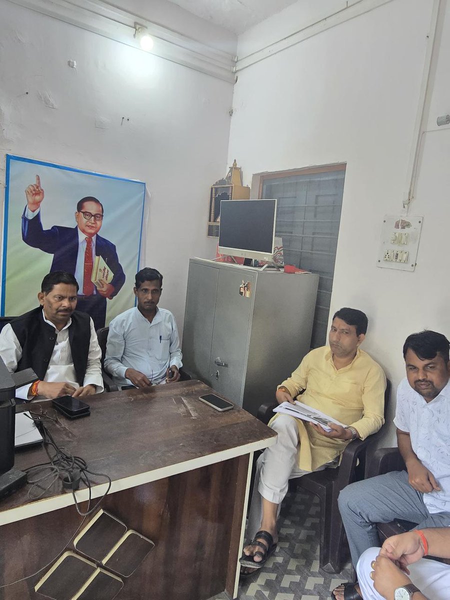 DevendraSinghMP's tweet image. आज भिण्ड भाजपा जिला कार्यालय पर आत्मनिर्भर भारत अभियान की टोली के साथ आगामी कार्यक्रम को लेकर बैठक सम्पन्न हुई।

#AatmaNirbharBharat #BJP4Bhind #DevendraNarwariya