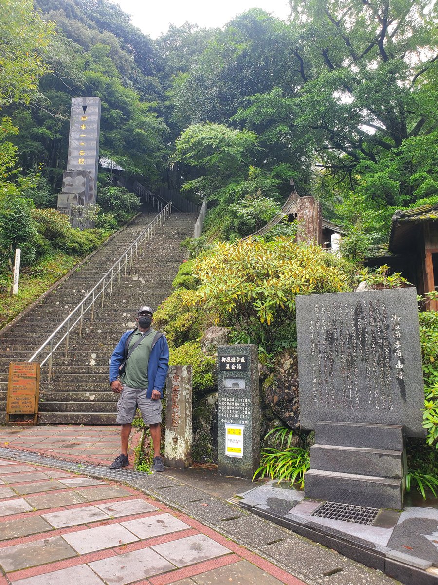 Spider_TOSG's tweet photo. Last month on September 17, during my vacation in Japan. I took on the 3333 steps in Kumamoto and made it to the top and back without anything to drink. https://t.co/l02fwK1Jjp