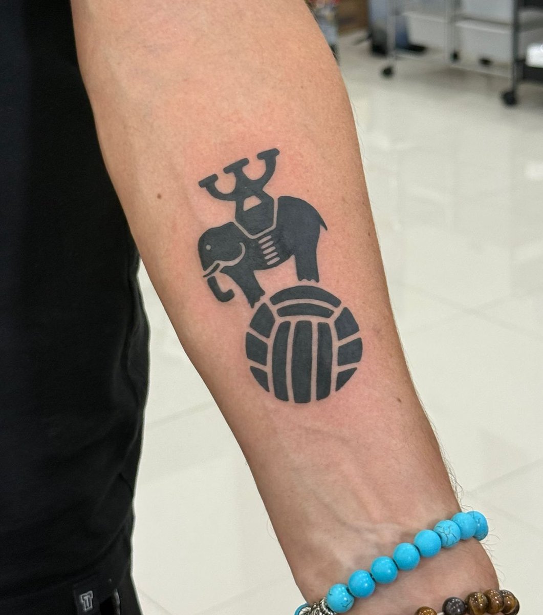 craigrowland15's tweet image. Plenty of Aussies get tatts in Bali. Great quality and much cheaper than Sydney. First time here, didn’t necessarily want the badge or something too elaborate. Ended up getting this.
#PUSB