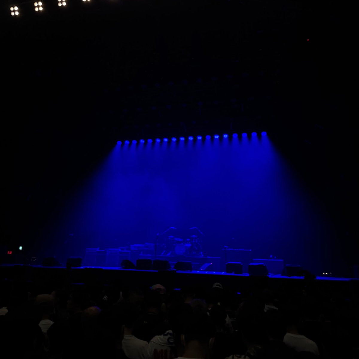 Q_Rhye's tweet photo. 神戸までFoo Fighters観にきた https://t.co/XT4j2w08Kk