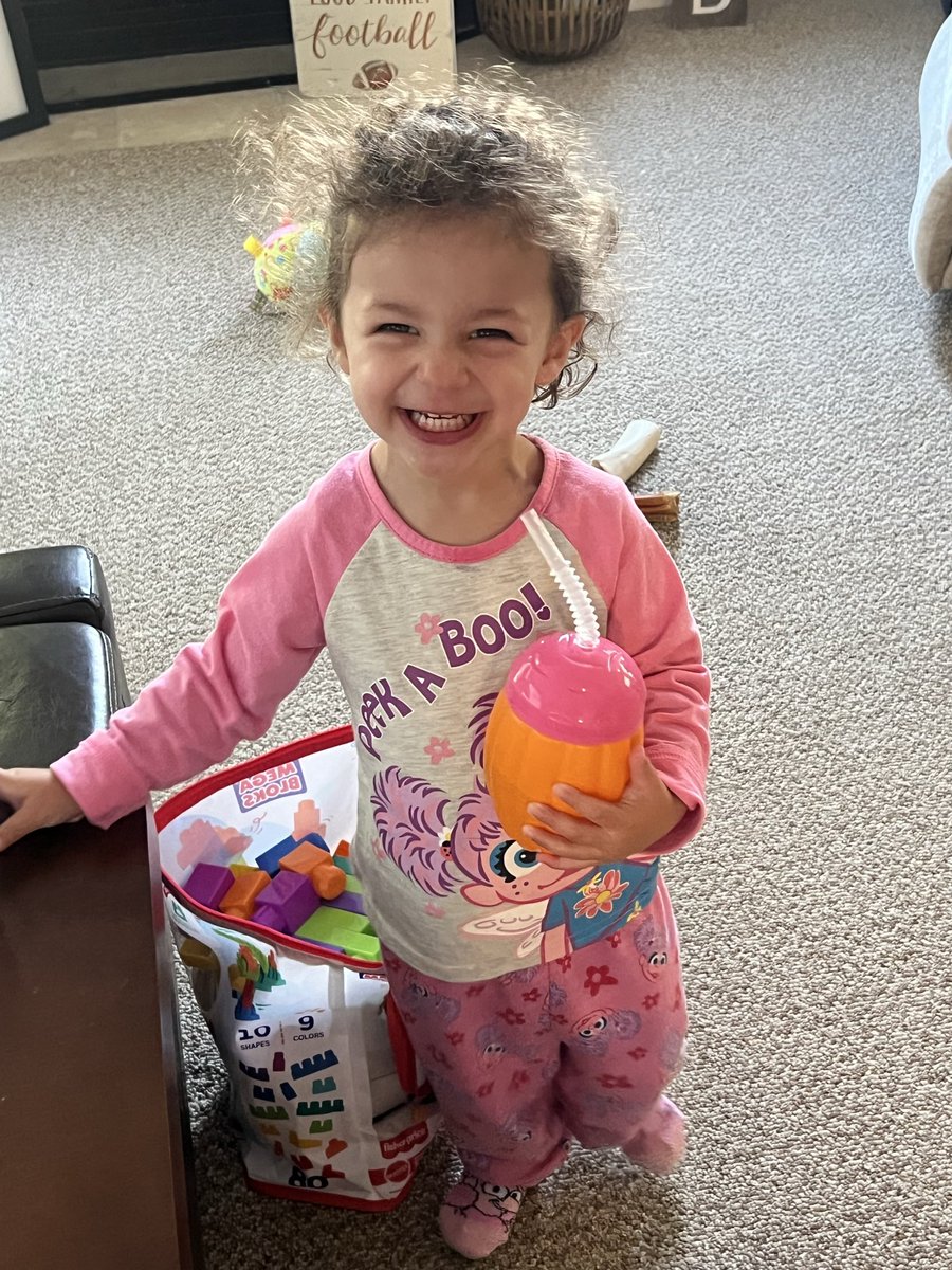 Linda Farrell tweet media