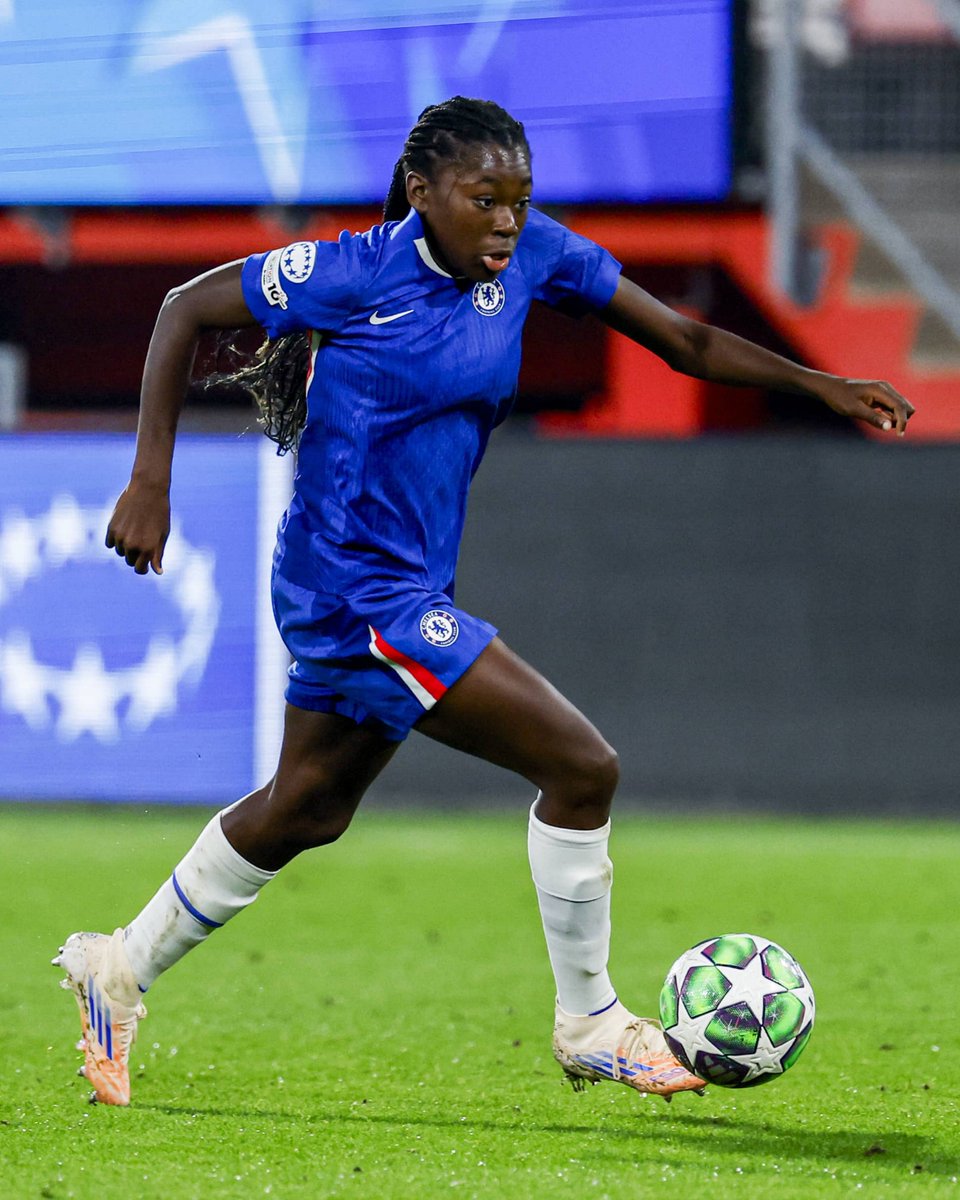 WePlayStrong_'s tweet image. 🔵 A night to remember ✨

Chloe Sarwie made her #UWCL debut for Chelsea at just 16 years old👏

#WePlayStrong