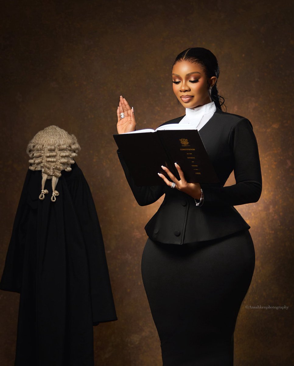 blomahnmedia's tweet photo. This is Serwah Amihere Esq.

Not the Adjoa Tee type https://t.co/vxAJHDJ6E3