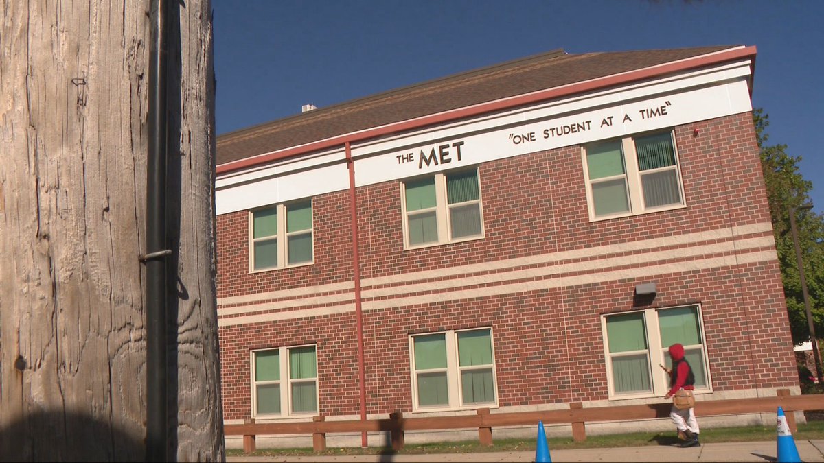 A student charged after allegedly bringing a loaded gun to a Providence school. <a href="/AButtacavoliTV/">Abbey Buttacavoli</a> is live on <a href="/NBC10/">NBC 10 WJAR</a> Sunrise to tell us this is one of two recent incidents and what the education commissioner is saying 

turnto10.com/news/local/pro…
