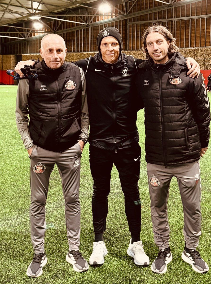 Mark Lee tweet media