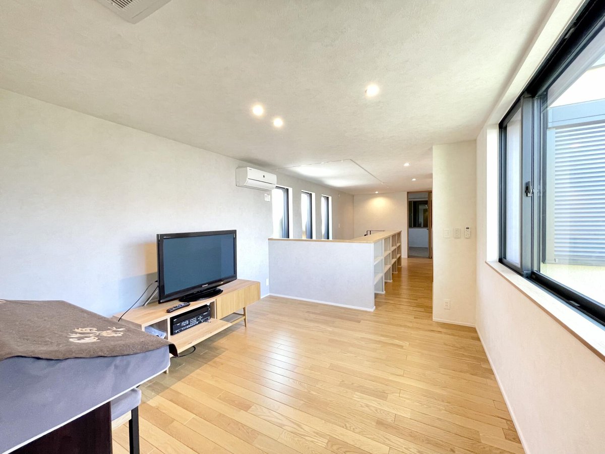 6SLDK house for sale near Nagai Park #Osaka
・List price ¥165,000,000 ($1,079,409 USD)
・Hannancho, Abeno-ku, Osaka City
・3-min walk to 7-Eleven &amp; supermarket
・4-min walk to TsuruOka Station
・6-min walk to Nishitanabe Station
Learn more
realestate.co.jp/en/forsale/vie…
#RealEstateJapan