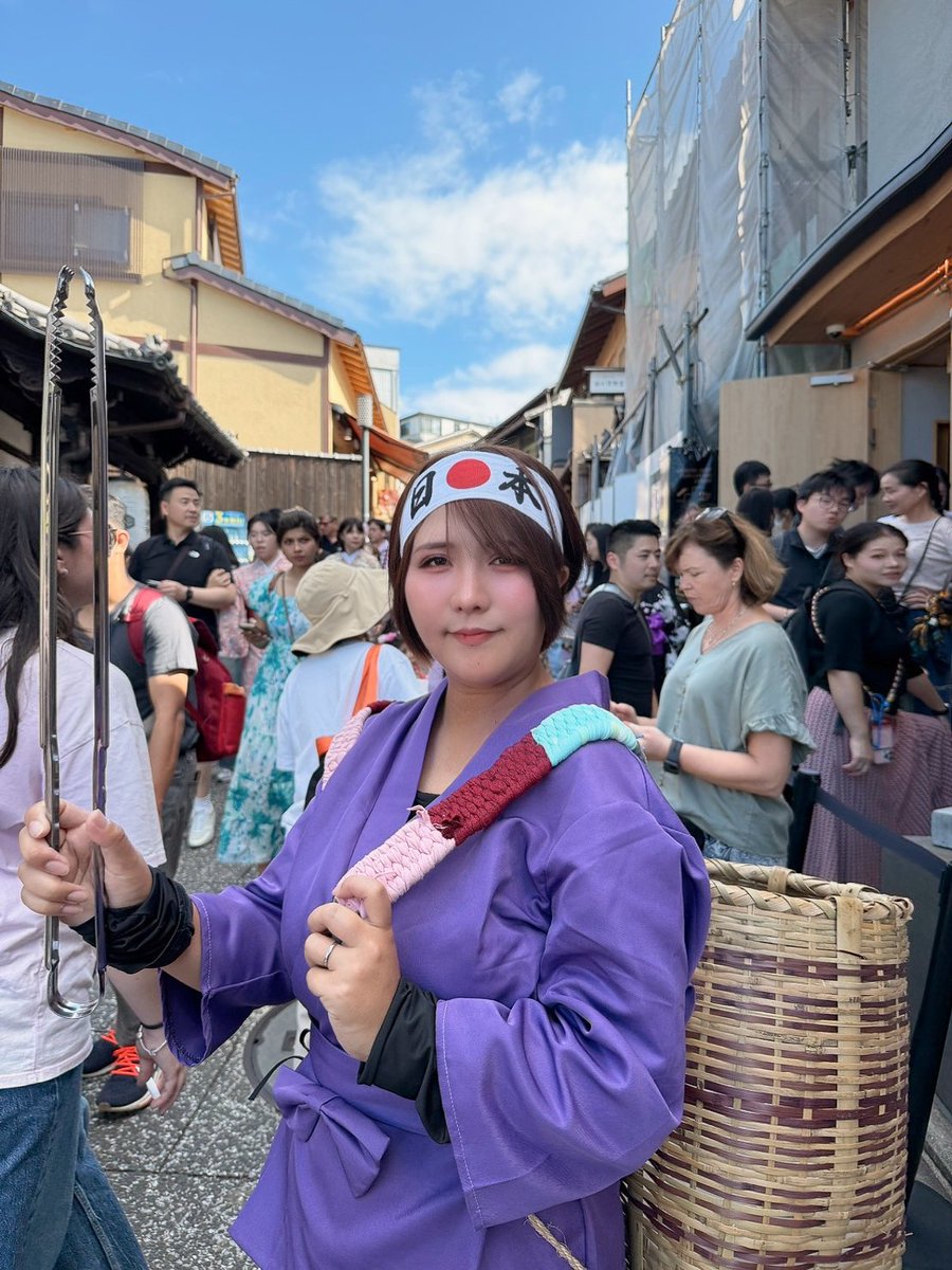 女だと思って馬鹿にするな。
私はへずまりゅうの妻でありずっと傍で日本を明るくする為に応援してきました。
外国人にポイ捨てを注意したら笑われましたがルールを守れない方がおかしいでしょ。
日本のルールが守れずに何が多文化共生だよ。