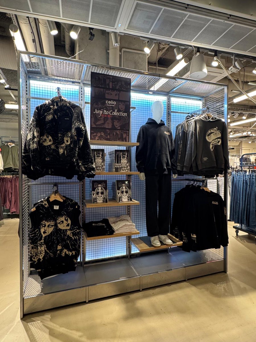 Voir ses produits exposés en magasin, c'est quand même le genre de truc qui me rendra toujours fière 🖤