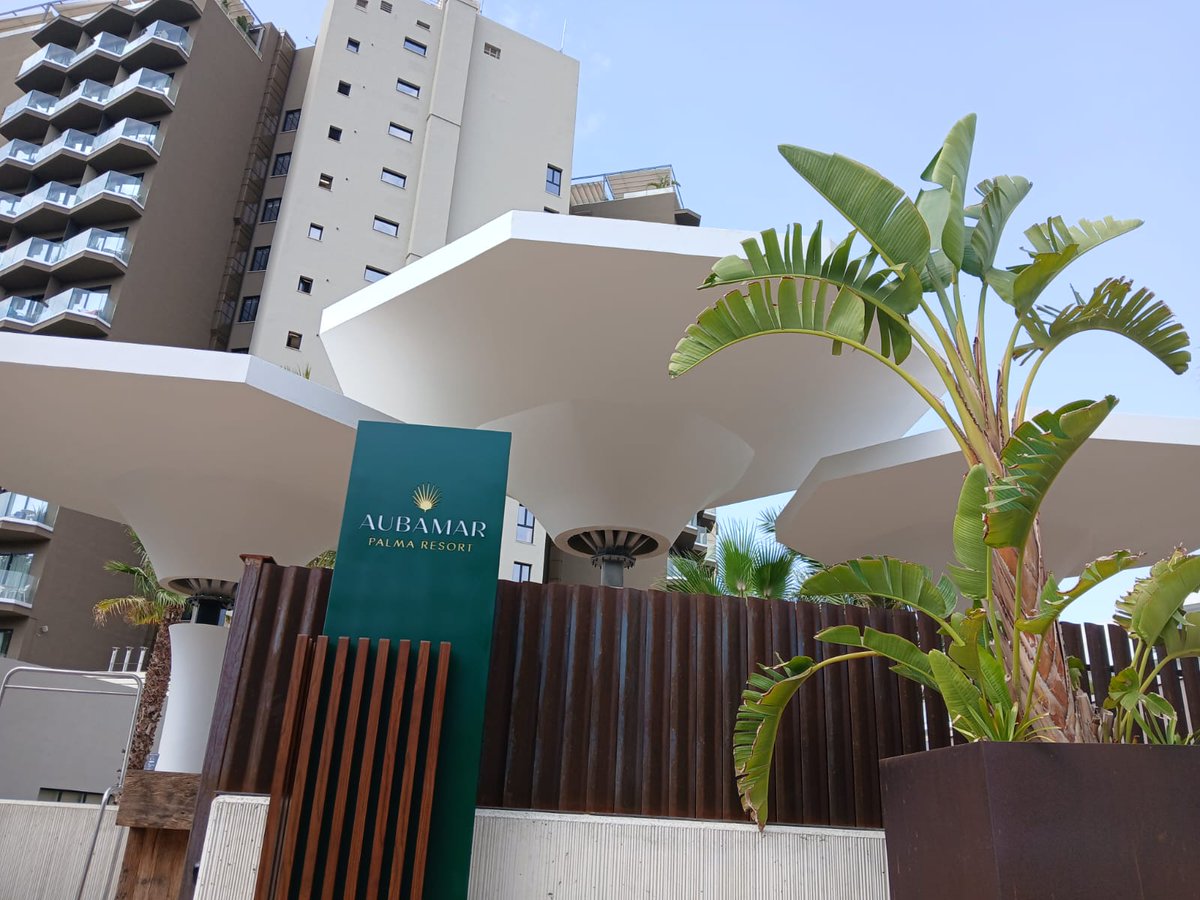 Hemos tenido el placer de dar forma a Proty, la mascota de Protus Hotels. Un proyecto trabajado al detalle para que el resultado sea tan simpático como entrañable.

Estamos encantados de contribuir a que las vacaciones de los más pequeños sean aún más bonitas y divertidas 🤎💚