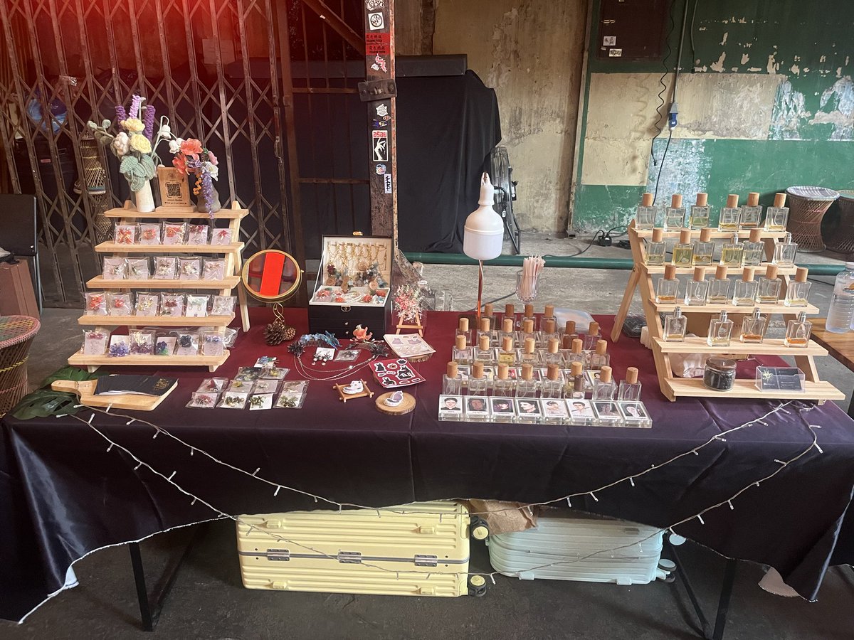 OrliePerfume's tweet photo. The Warehouse ตลาดน้อย 3 วันค่า

ใครว่าง อยู่ใกล้ๆแวะมานะคะ! https://t.co/uUQ3LfDVSX