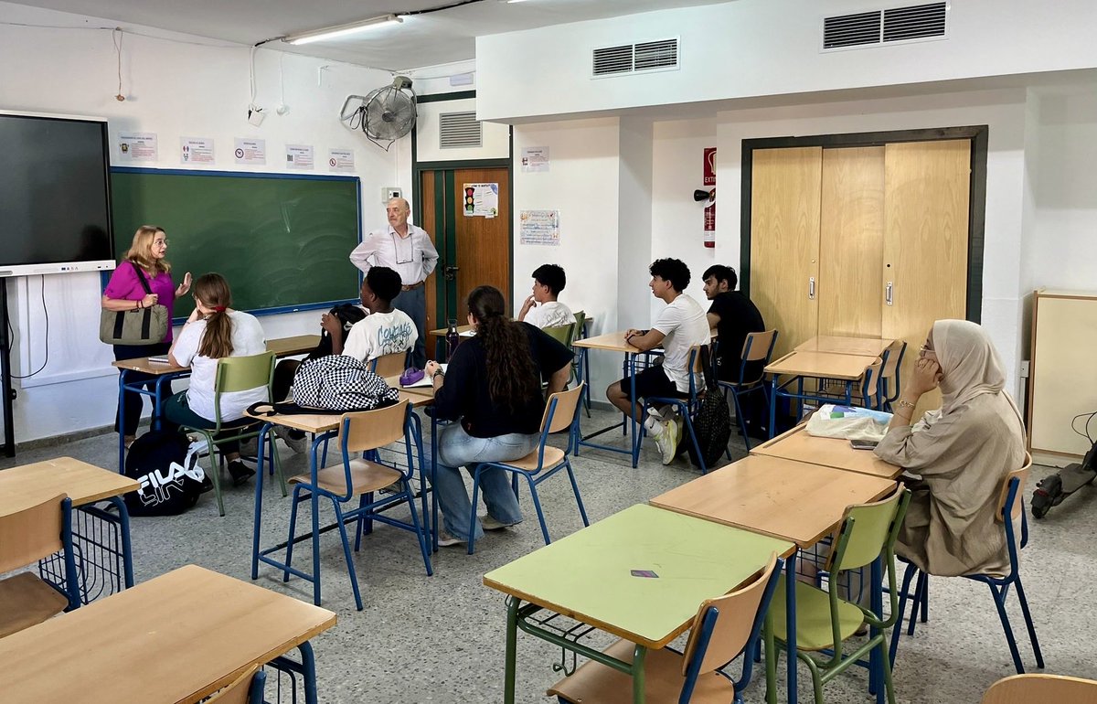 📸 Imágenes de las clases y encuentros con los alumnos de esta semana en <a href="/ProyectoAzarias/">Proyecto Azarías</a> 

<a href="/SoledadSLorenzo/">La Soledad de San Lorenzo</a>