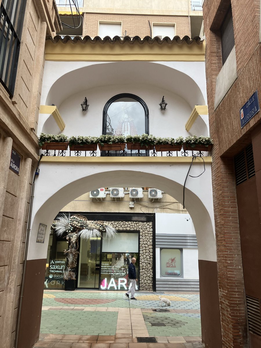 Calles y rincones que, como guías turísticos, te cuentan historias de un lugar.