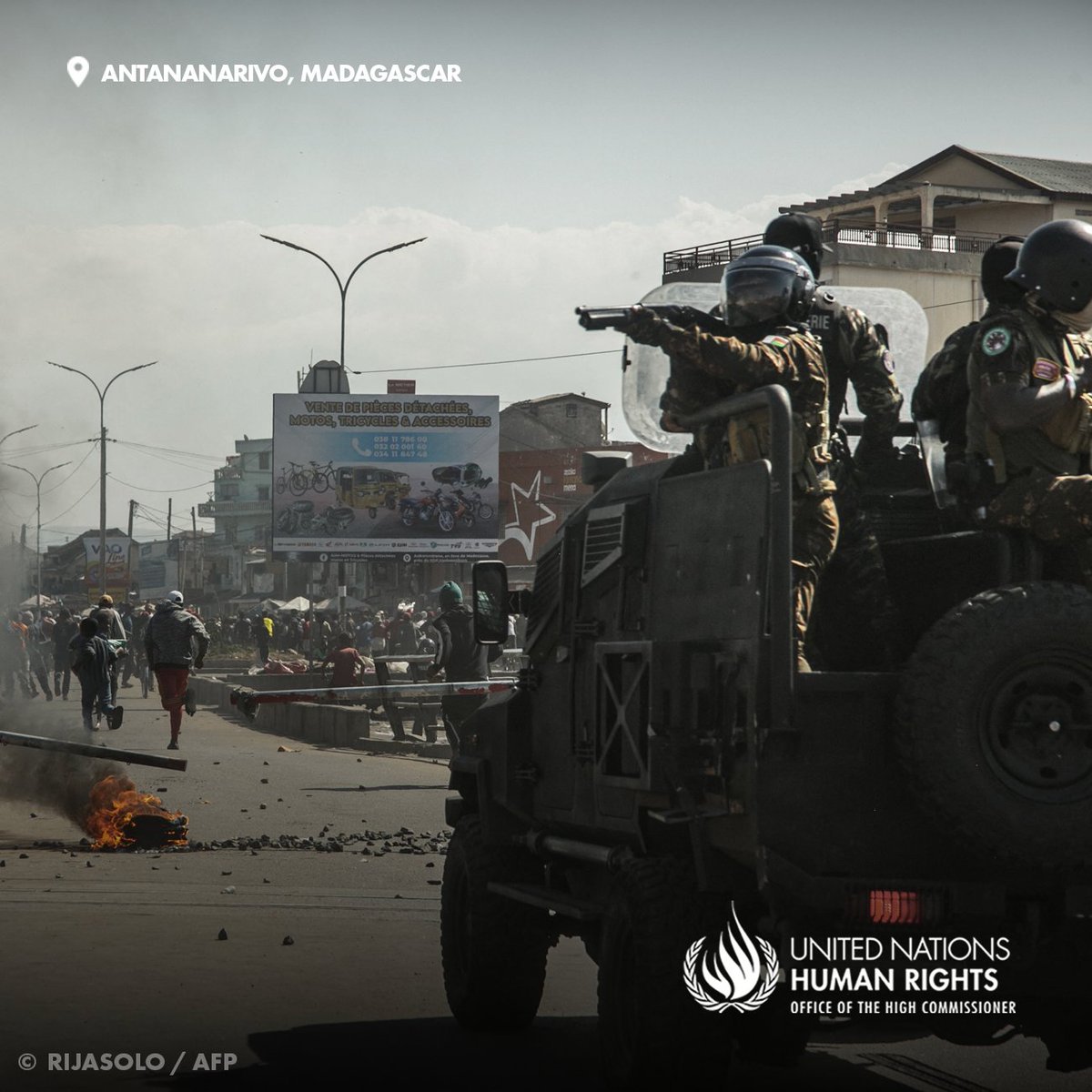 UN Human Rights (@unhumanrights) on Twitter photo #Madagascar: We’re receiving troubling reports of continued violence against protesters by the gendarmerie, particularly in #Antananarivo.
<a href="/volker_turk/">Volker Türk</a> renews his call on security forces to desist from unnecessary force & to uphold the rights to free association and peaceful #Madagascar: We’re receiving troubling reports of continued violence against protesters by the gendarmerie, particularly in #Antananarivo.
<a href="/volker_turk/">Volker Türk</a> renews his call on security forces to desist from unnecessary force & to uphold the rights to free association and peaceful