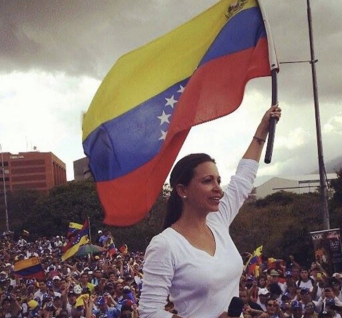 María Corina Machado, heroína de la lucha por la libertad, Premio Nobel de la Paz 2025.
Merecidísimo galardón.