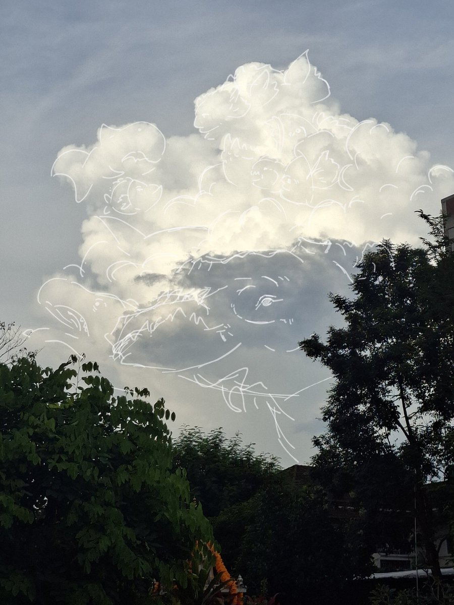 ศิลปะอยู่กับทุกพื้นที่จริงๆ ค่ะ ว่างๆ ก็นั่งมองก้อนเมฆไปๆ มากลายเป็นรูปเป็นร่างเฉย