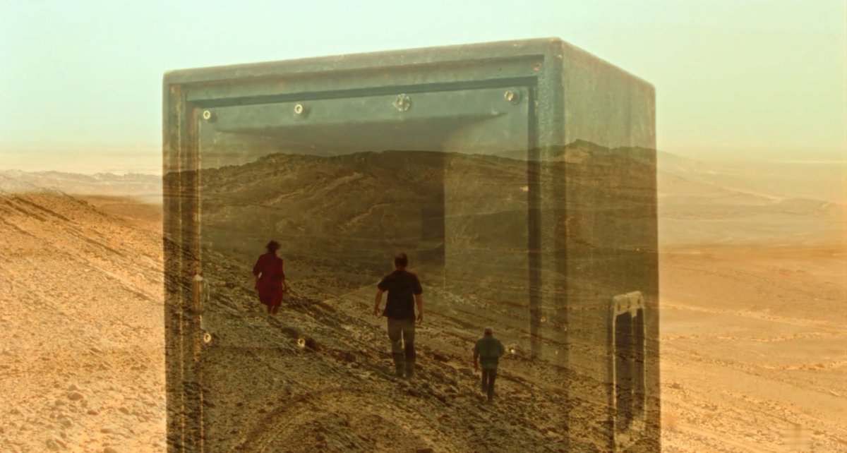 Film dissolves in Oliver Laxe's 'Sirât' (2025)