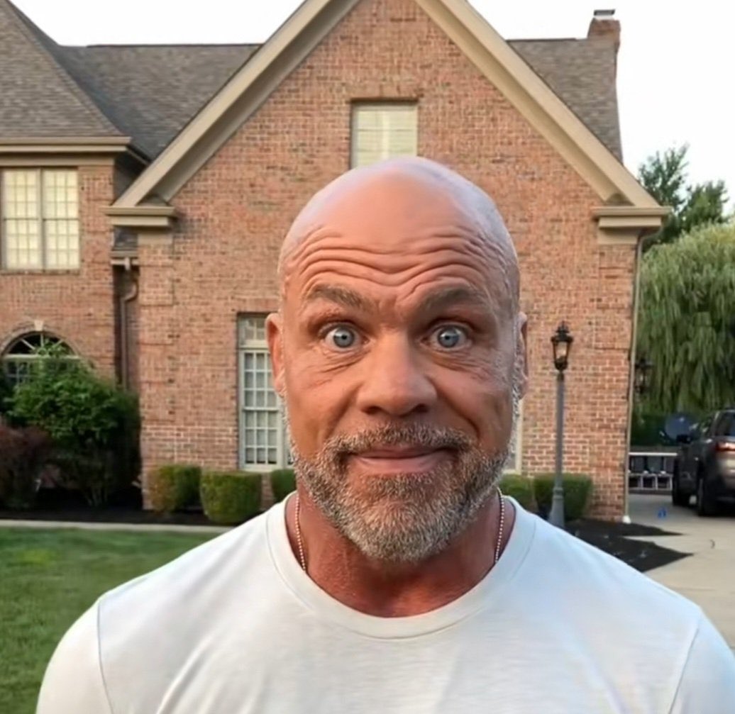 Louie tweet media