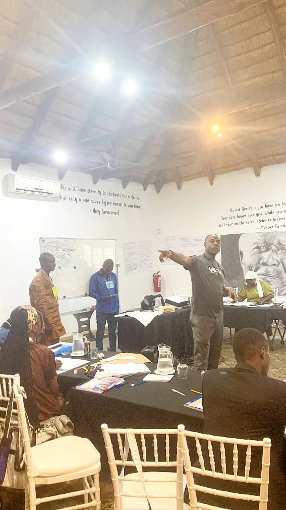 KaptouomMarius's tweet photo. @OEnsemble94330 🌍 Justice Environnementale : l’Afrique en action ! ✊Du 15 au 18 sept à Durban 🇿🇦, @OnEstEnsemble a partagé son expérience à l’École pour la Justice Environnementale organisée par @groundWorkSA &amp; le réseau AJTN.
#JusticeEnvironnementale #Afrique #Climat https://t.co/TZvvFj8ssj