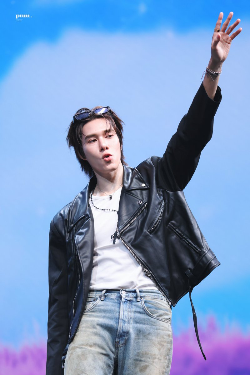 realpnm's tweet photo. ลุคพี่หิรัญวันนี้ระเบิดจริงๆ เท่ระเบิดดดด ❤️‍🔥

NANI AS WUTKRAI

#MuTeLuvNotMyFatherLIVE
⋆⌁ @Hirunkit_ ⌁ #hirunkit_ ˚ 𓈒 https://t.co/zo52XtTATq