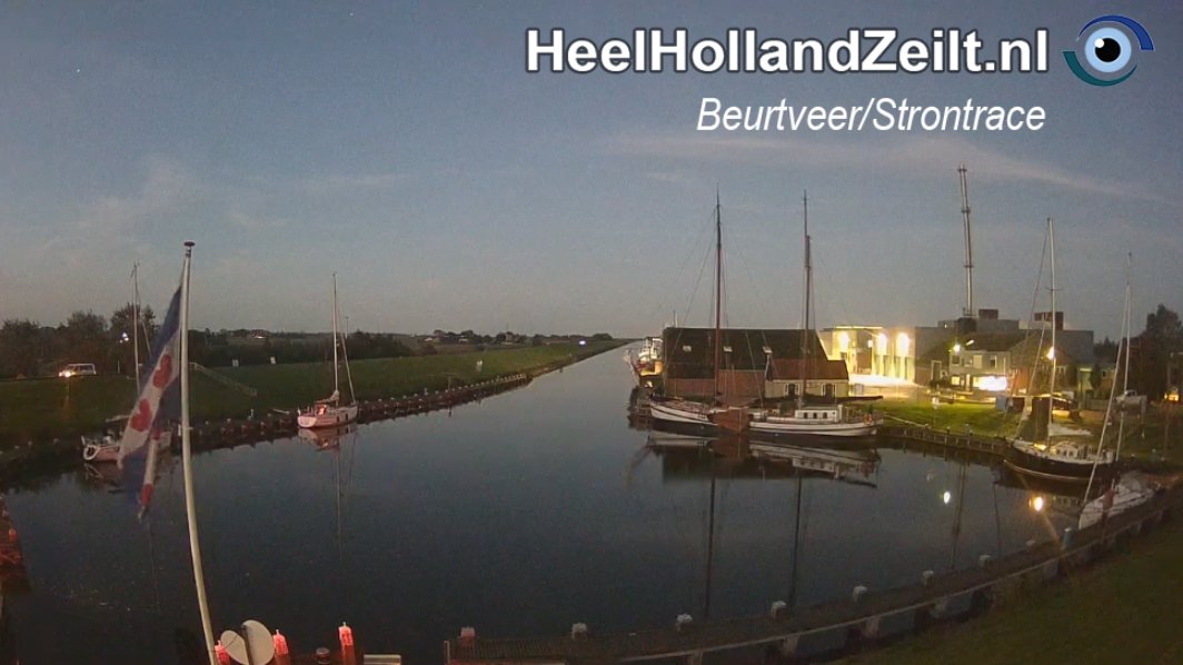 Serene rust op de tijdelijke webcam in Workum, de 1e van een aantal die live gaan tijdens de Beurtveer/strontrace die volgende week weer plaats vind ( 19-24 okt)
Extra webcams op de wal en op schepen, u vind ze allemaal op heelhollandzeilt.nl
<a href="/Beurt_Stront/">Zeilvracht</a> 
Fijne dag