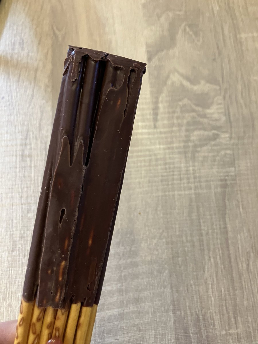 ymdchocoa's tweet image. 今からポッキー食べる