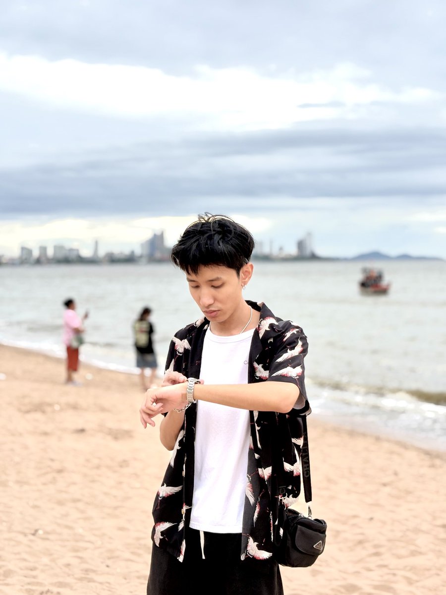 Aun26510's tweet photo. หยุดยาวนี้ เที่ยวไหนดี 🤨 #พัทยา #แหลมฉบัง #ศรีราชา https://t.co/52m8Tf3OQO