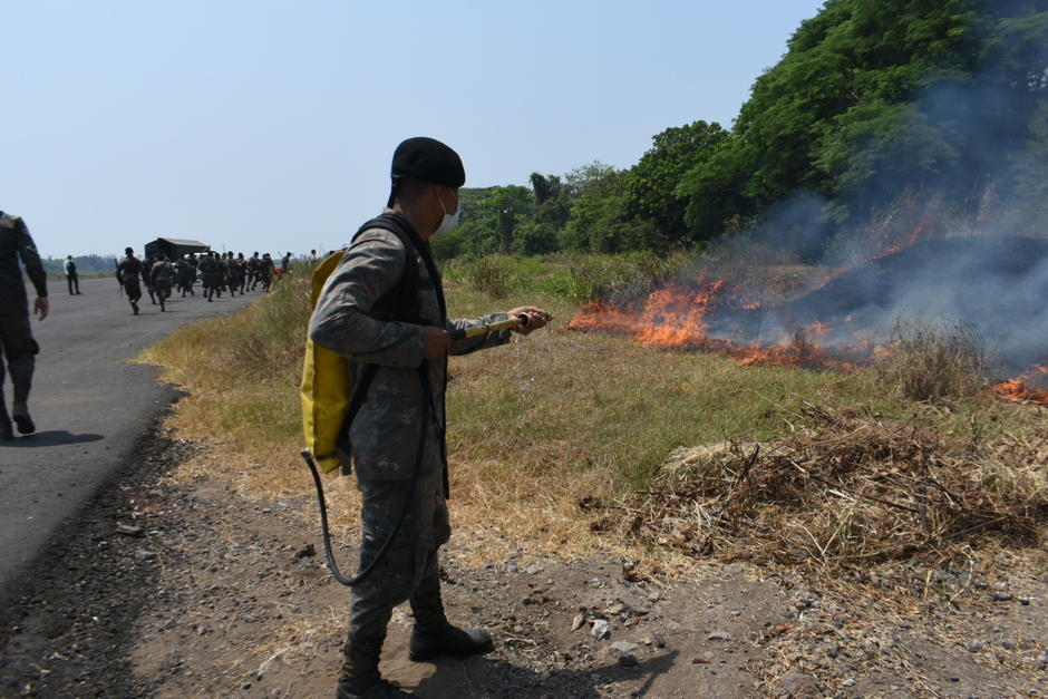 soy_502's tweet photo. 🔥Escuintla reporta disminución de incendios forestales este 2025

Los incendios forestales en Escuintla disminuyeron en comparación con años anteriores. 

https://t.co/cqI0IKCVb3 https://t.co/3j2QwrXhxu