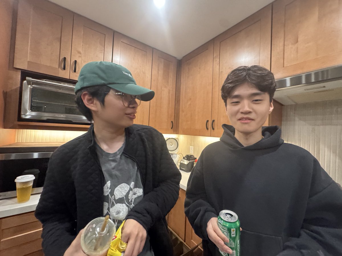 Julia Li tweet media