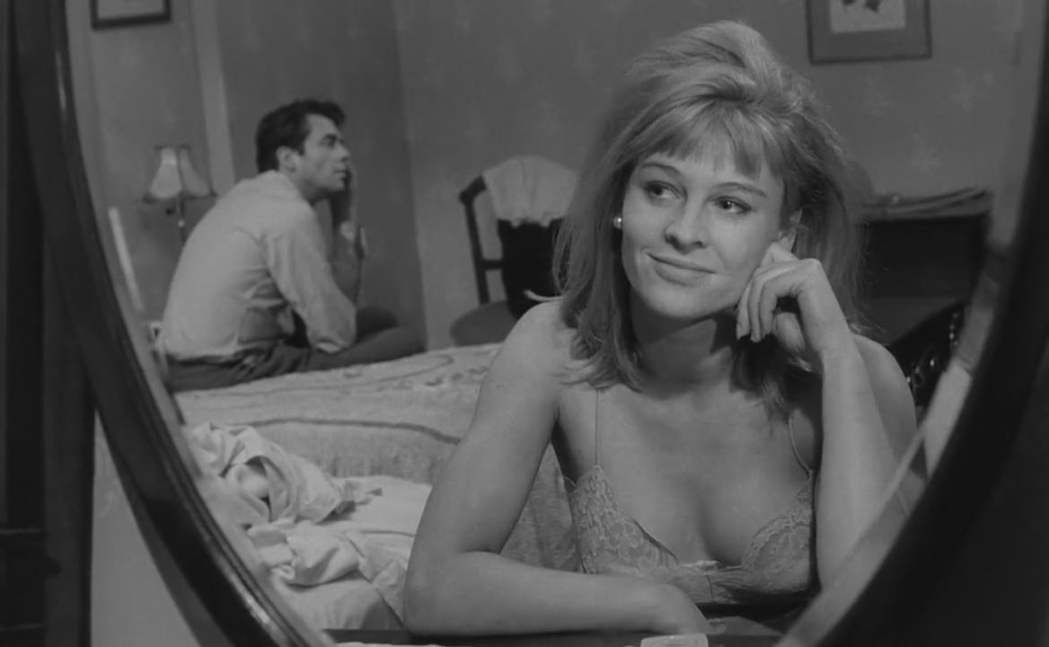 metacritic's tweet image. Darling [62] is in theaters again now: metacritic.com/movie/darling-… #11pmspecial
&quot;The definitive time capsule of mid-&apos;60s swinging London.&quot; - Mike Clark, USA Today