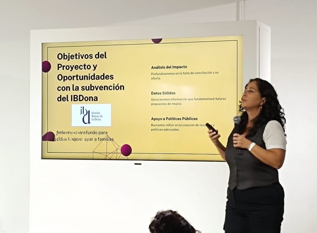 FAMOIB's tweet image. Cap de setmana de congrés de @fams_familias a Madrid 💜
parlant de la realitat econòmica, emocional i mental de les famílies monoparentals a Espany amb
@llunaalsina @MGuruceta @famoib @ASMS @FAGAMOS i més 💪🏻 #Juntessommésfortes