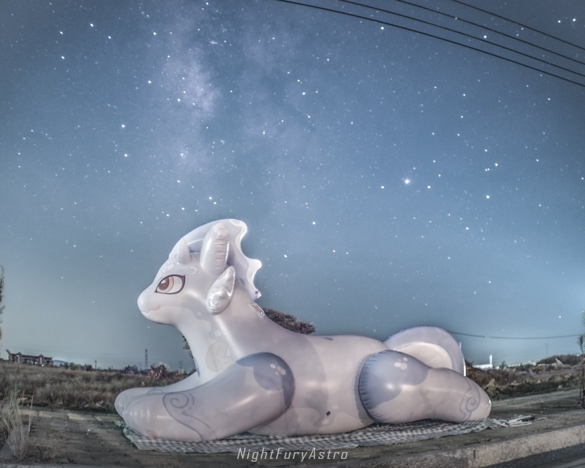 May the dragon take me through the milky way?
<a href="/FactoryCreature/">Imaginary Creature Factory</a>