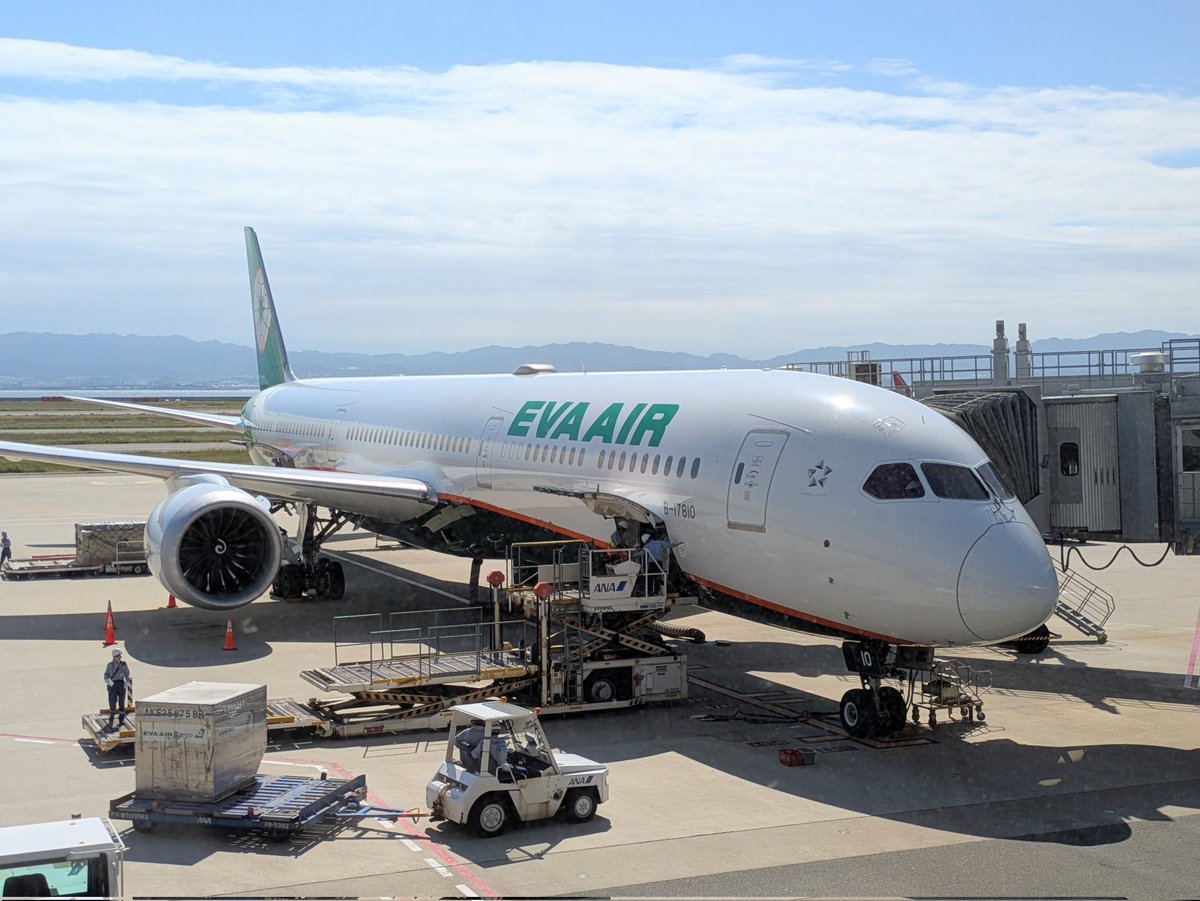 zenji_78's tweet photo. BR 177便
関西→台北･桃園

初のエバー航空
台湾先取りビール飲めた https://t.co/rQuYZAYpSR