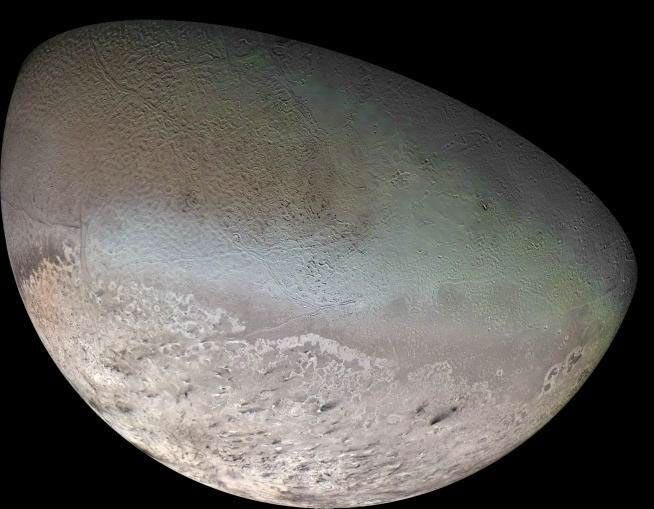JagDwivedi's tweet image. On this day in 1846, William Lassell spotted Triton—Neptune&apos;s largest moon (bigger than Pluto!), a captured Kuiper Belt rebel spewing nitrogen geysers while orbiting backwards. Icy vibes at -391°F! ❄️🪐 #Triton #SpaceFunFact #Oct10

science.nasa.gov/neptune/moons/…