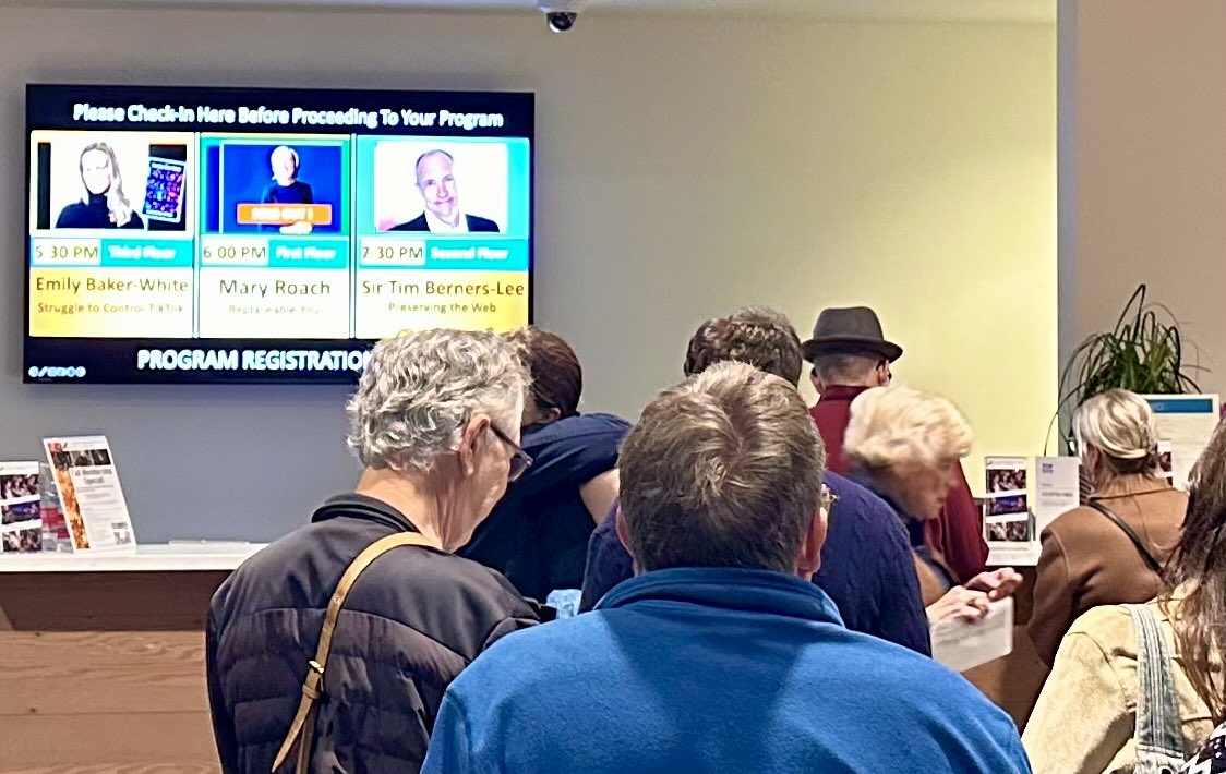 Packed <a href="/cwclub/">Commonwealth Club World Affairs of California</a> in SF. Ada <a href="/BeWellStayWell1/">Be Well-Stay Well Network</a> and I had to split up to catch 2 of 3 events. Thanks to <a href="/mary_roach/">Mary Roach</a> (#ReplaceableYou) &amp; <a href="/ebakerwhite/">Emily Baker-White</a> (#EveryScreenOnThePlanet) for sharing insights. Thanks also to <a href="/MikeIsaac/">rat king 🐀</a>, Cynthia Gorney, and others!