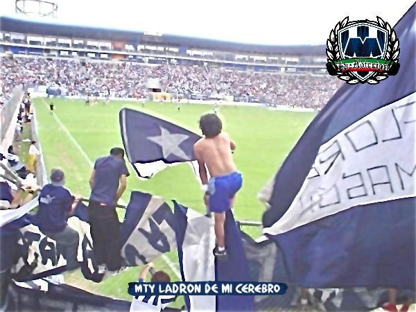 24 Oct 98

27 años de historias, de viajes, de aliento sin parar, de cruzar continentes, siempre al frente con el Monterrey lágrimas y abrazos que solo entiende quien vive esto con el corazón.