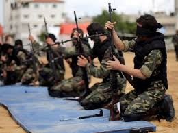 FayezShamm18239's tweet photo. لرجال الدفاع المدني في غزة، الذين حفروا البيوت المدمرة بأيديهم، تحت تهديد القصف
ولرجال التمريض والأطباء في مستشفيات غزة، الذين واصلوا العمل ليل نهار بالجوع وتحت الخطر
آن لكم أن تستريحوا 
استريحوا قليلاً
أما رجال المقاومة على أرض غزة، فلا راحة لكم أيها الأبطال
واصلوا الإعداد والاستعداد والسهر والتعب، وضاعفوا من يقظتكم، فأنتم شموع المرحلة.