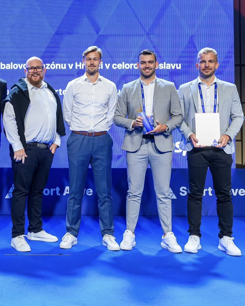 Salon republiky válí! 🥳 Výroční linka <a href="/FCHradec/">FC Hradec Králové</a> ovládla kategorii Nejlepší sportovní obsah na prestižních Sport Alive Awards. 🏆