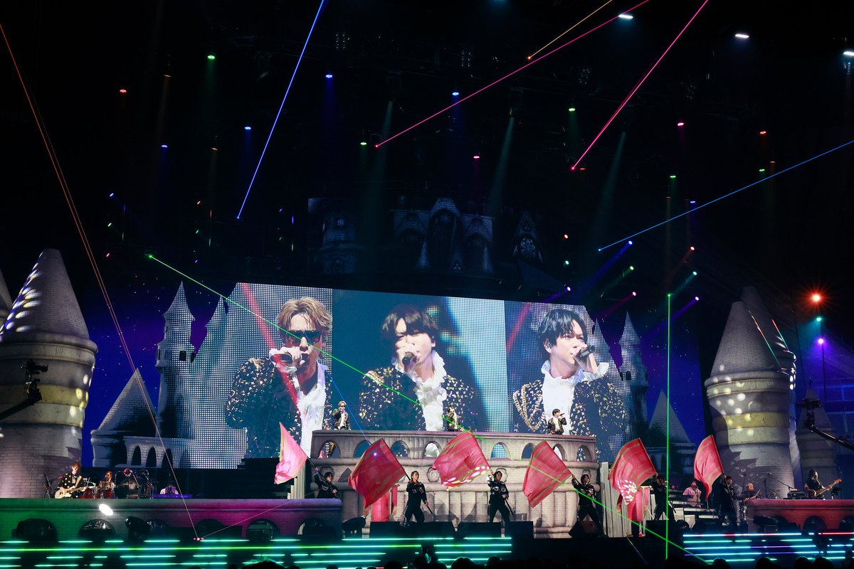  ︎︎🄼 tweet media